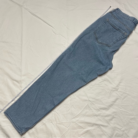 Hollister Ultra High Rise Two Tone Mom Jeans - Picture 8 of 9